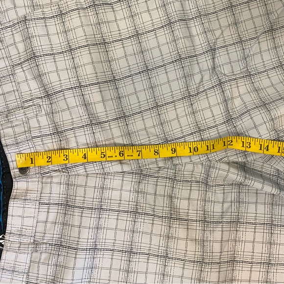 Like New!  Corpus Class Volcom Flat Front Plaid Shorts - Picture 10 of 11